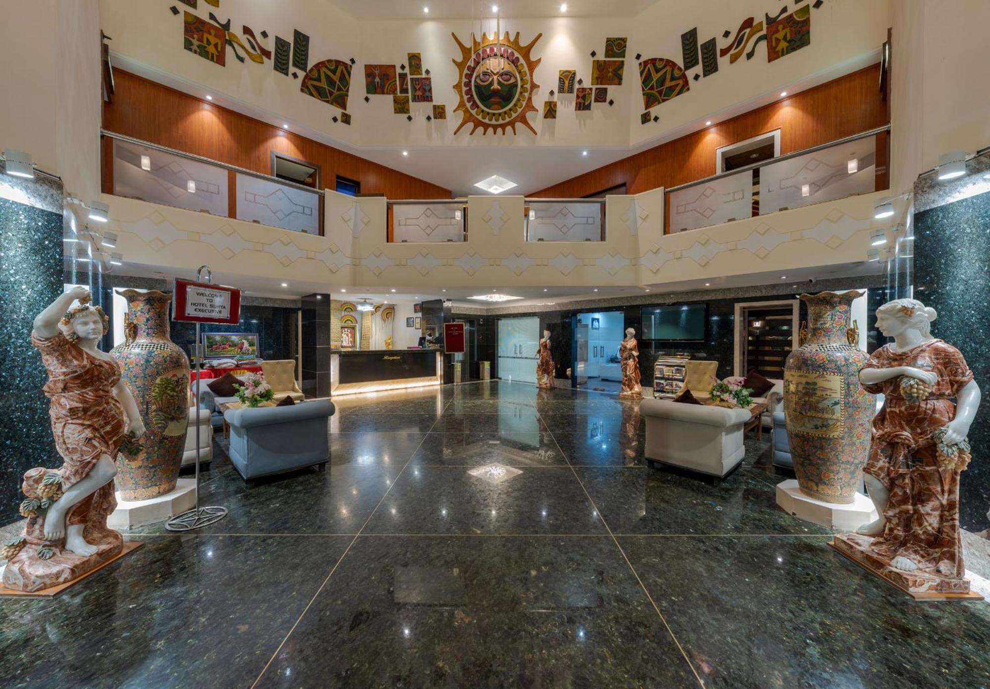 Hotel Surya Executive Solapur Bagian luar foto