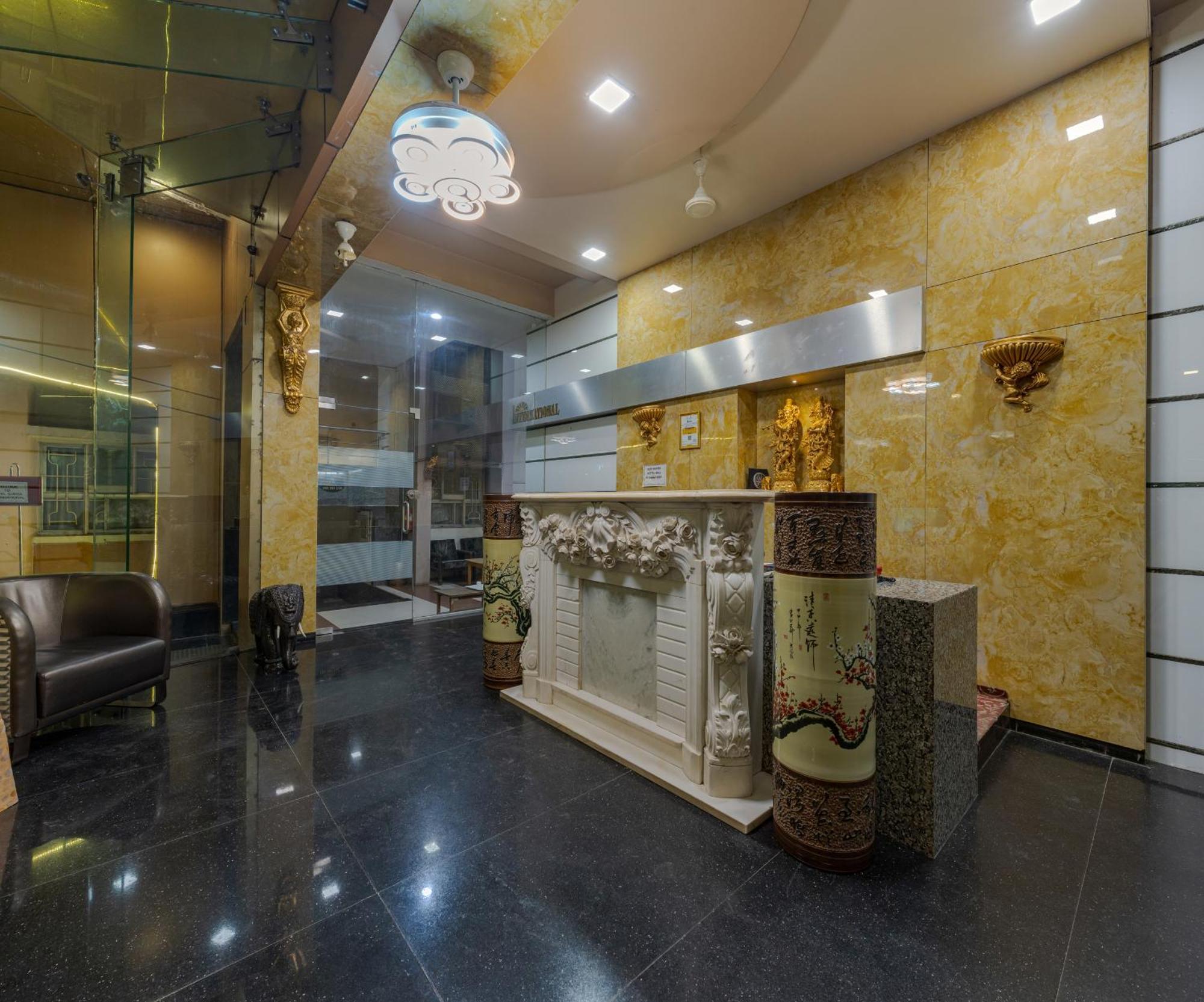 Hotel Surya Executive Solapur Bagian luar foto