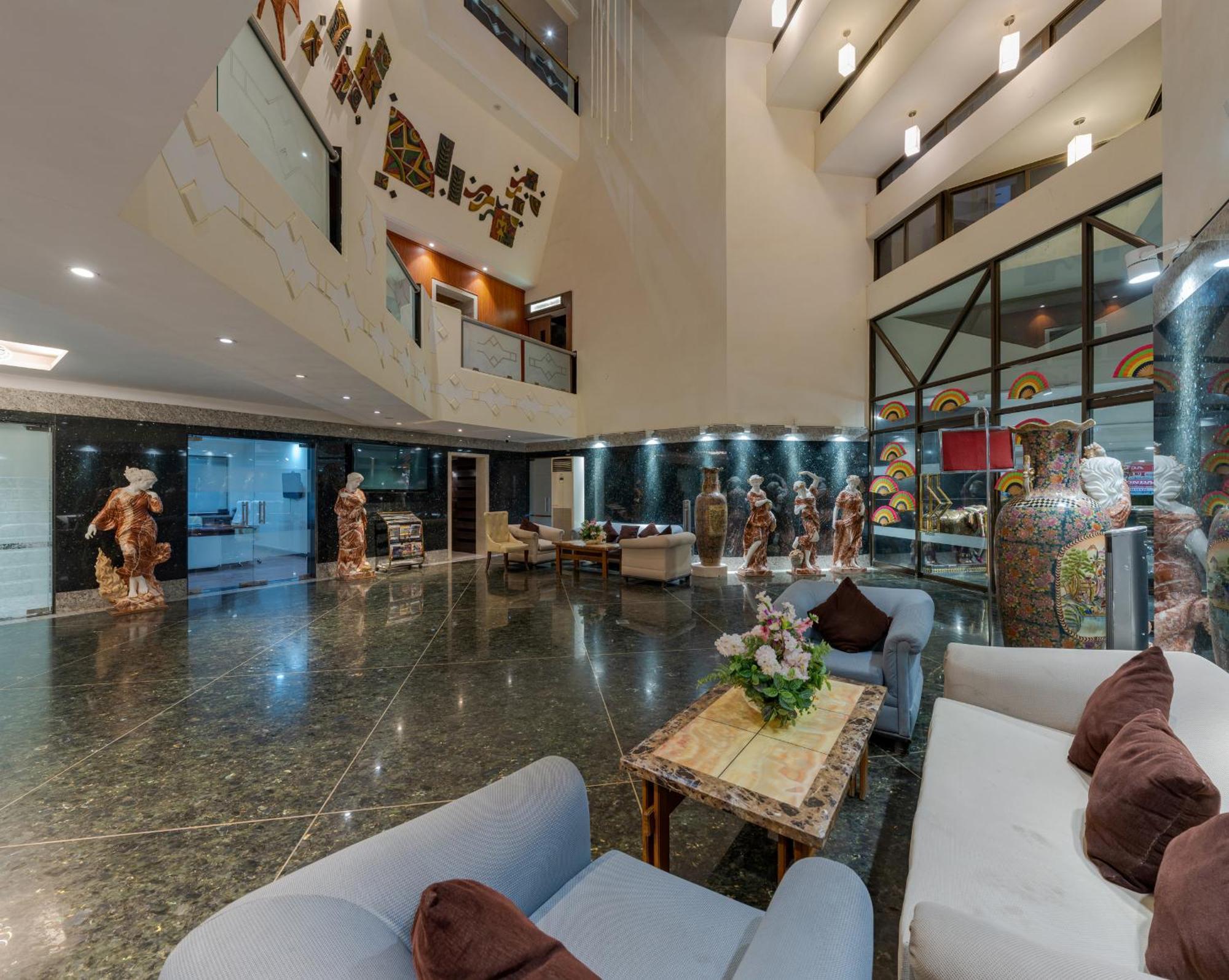 Hotel Surya Executive Solapur Bagian luar foto